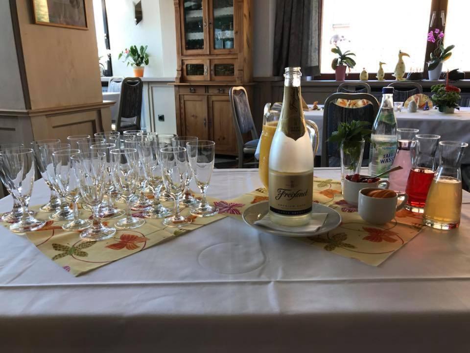 Grosshabersdorf Bauer'S Pension-Restaurant-Catering מראה חיצוני תמונה