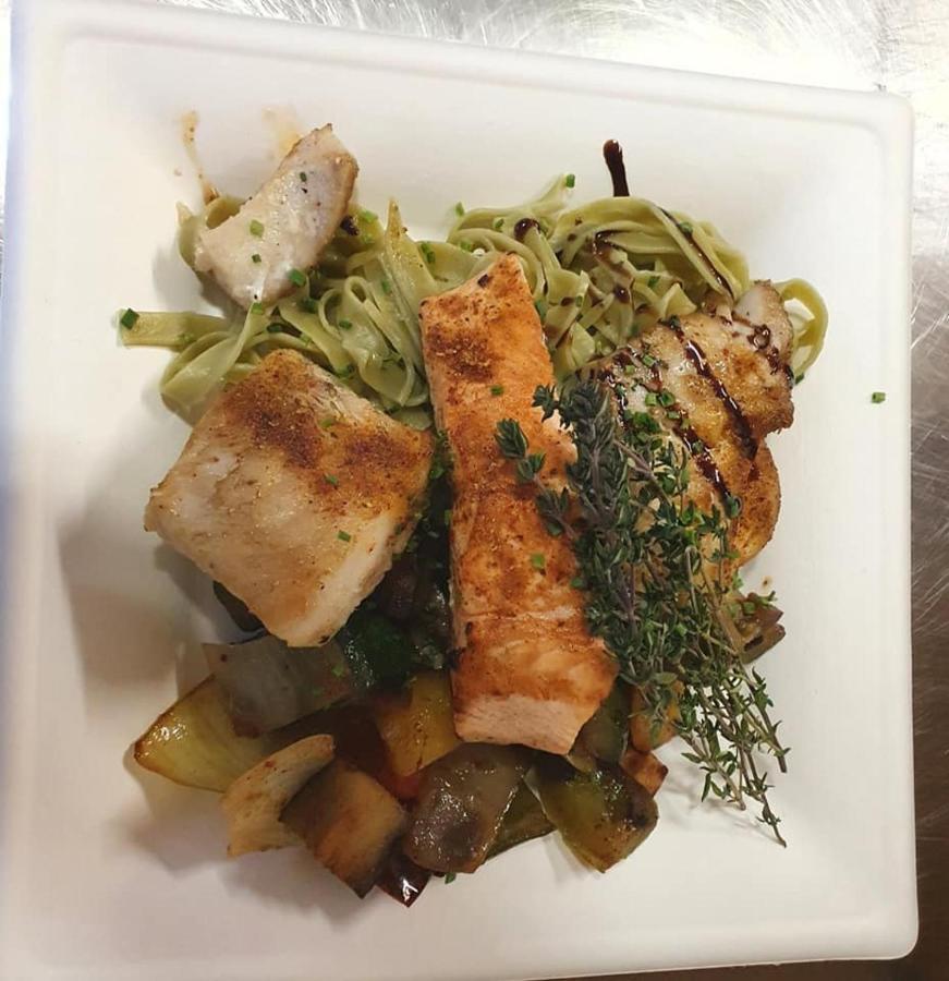 Grosshabersdorf Bauer'S Pension-Restaurant-Catering מראה חיצוני תמונה