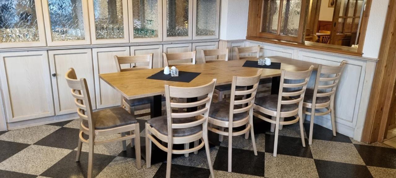 Grosshabersdorf Bauer'S Pension-Restaurant-Catering מראה חיצוני תמונה